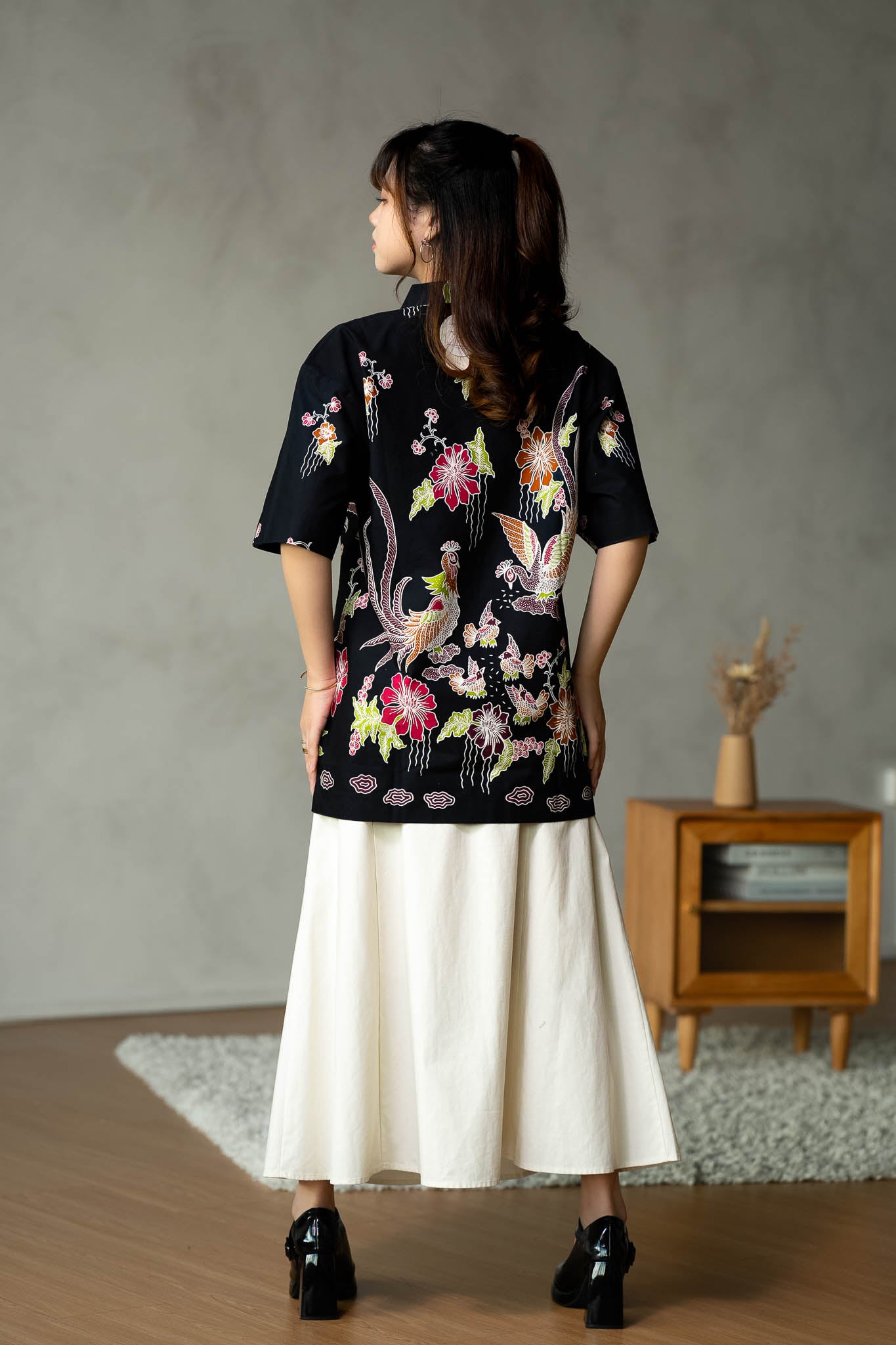 Batik Unisex Collared Top | Merak Ebony