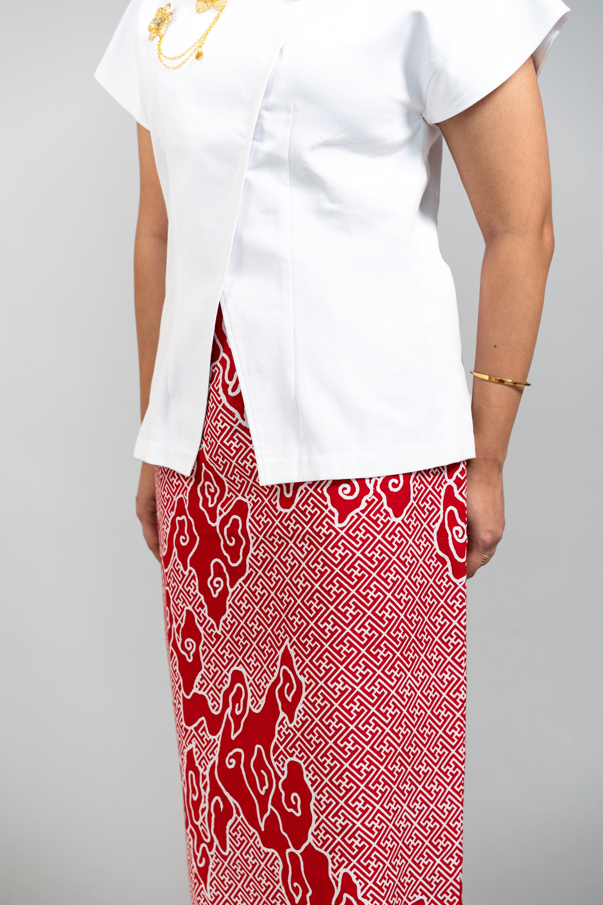 Linen Kebaya Temasek | White