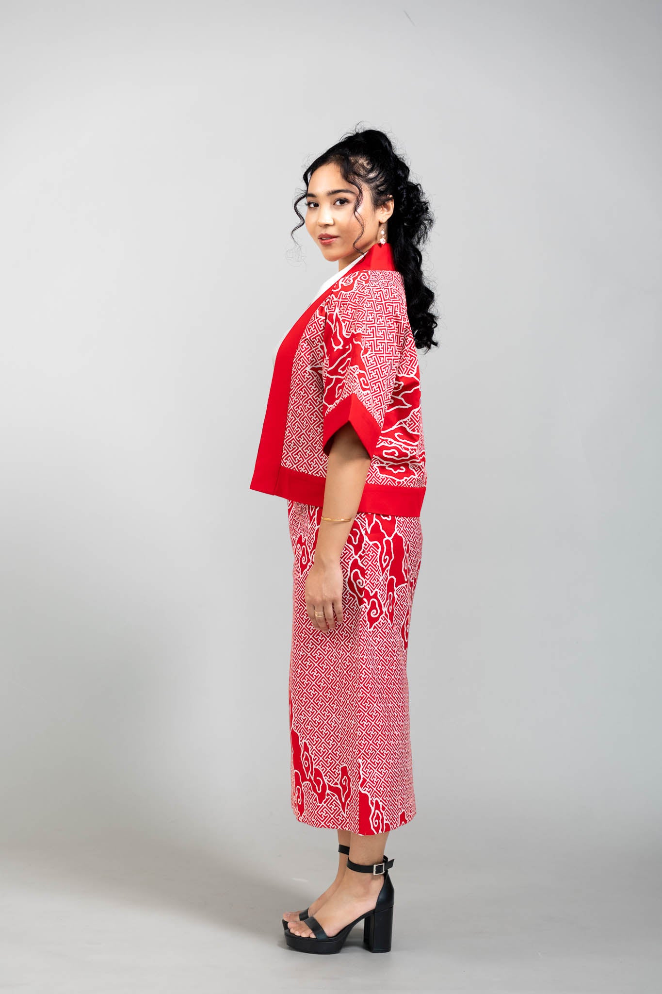 Batik Crop Jacket | Tumbuh Saga Seed