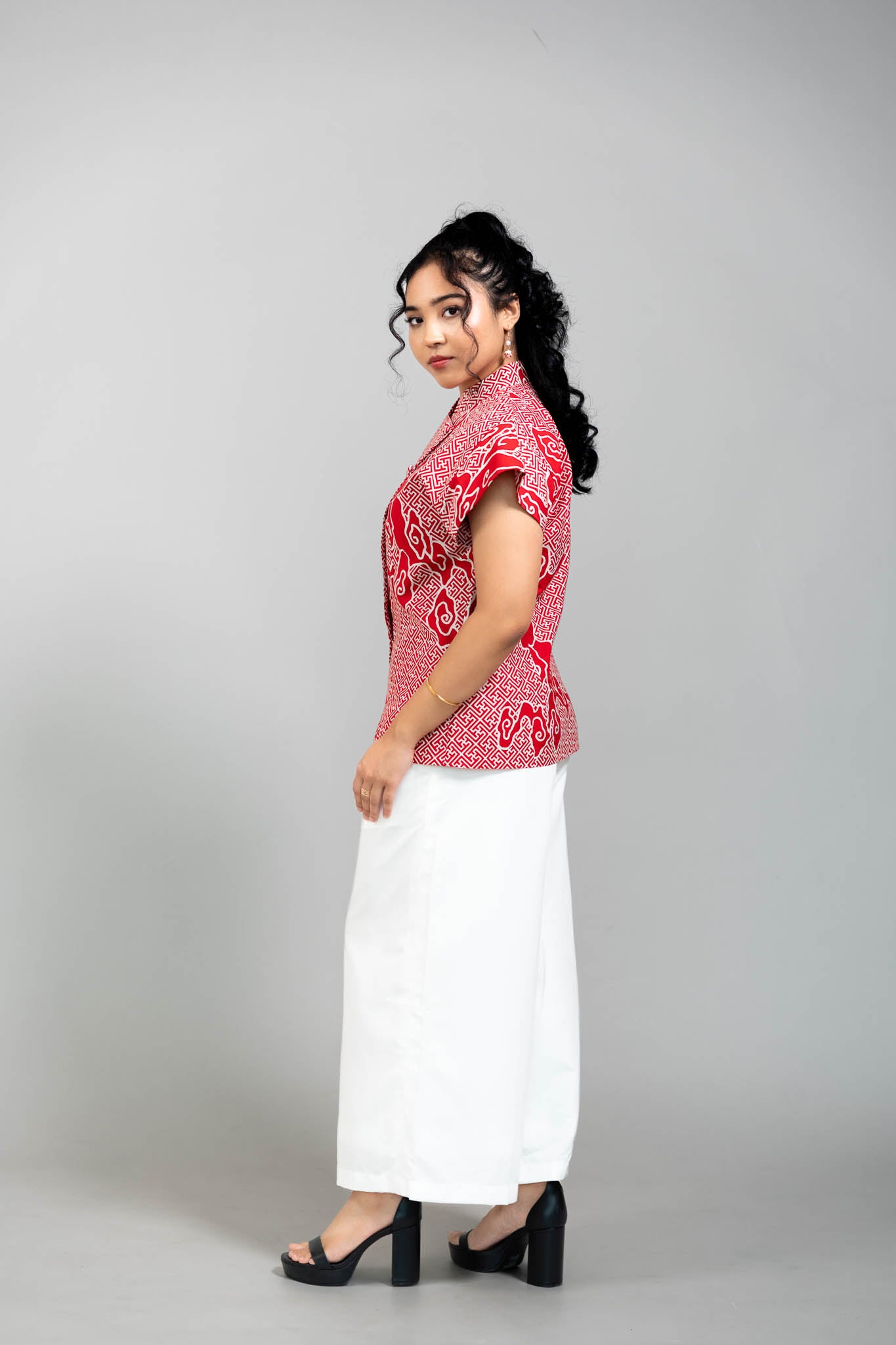 Batik Kebaya Temasek | Tumbuh Saga Seed