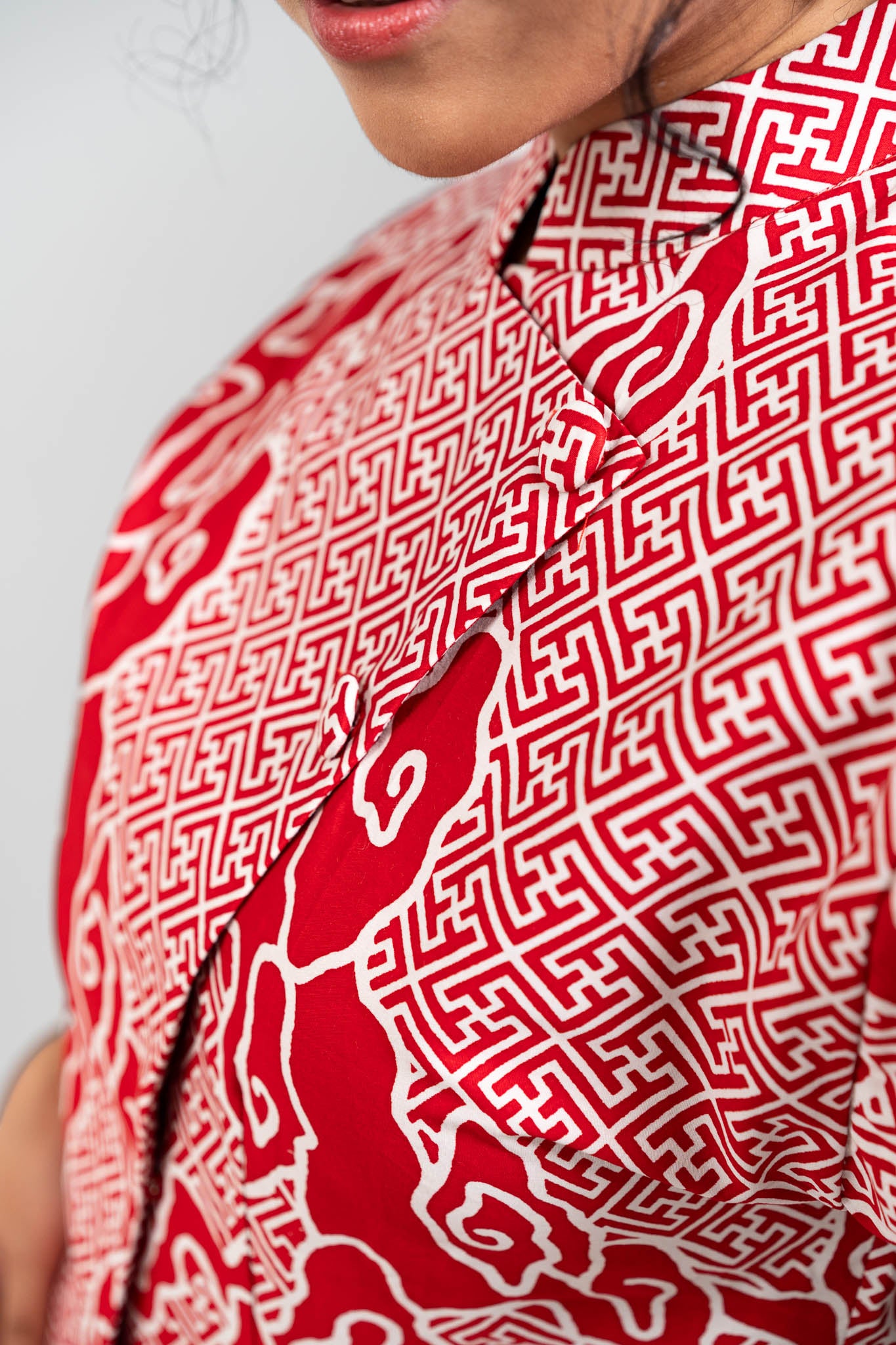 Batik Kebaya Temasek | Tumbuh Saga Seed